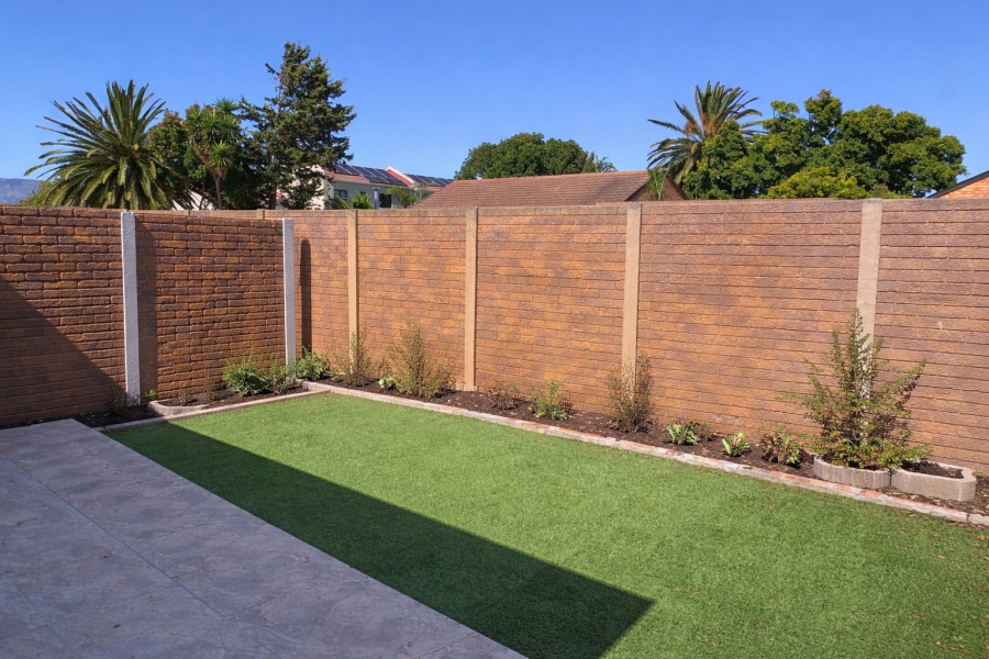 To Let 1 Bedroom Property for Rent in Parklands Western Cape
